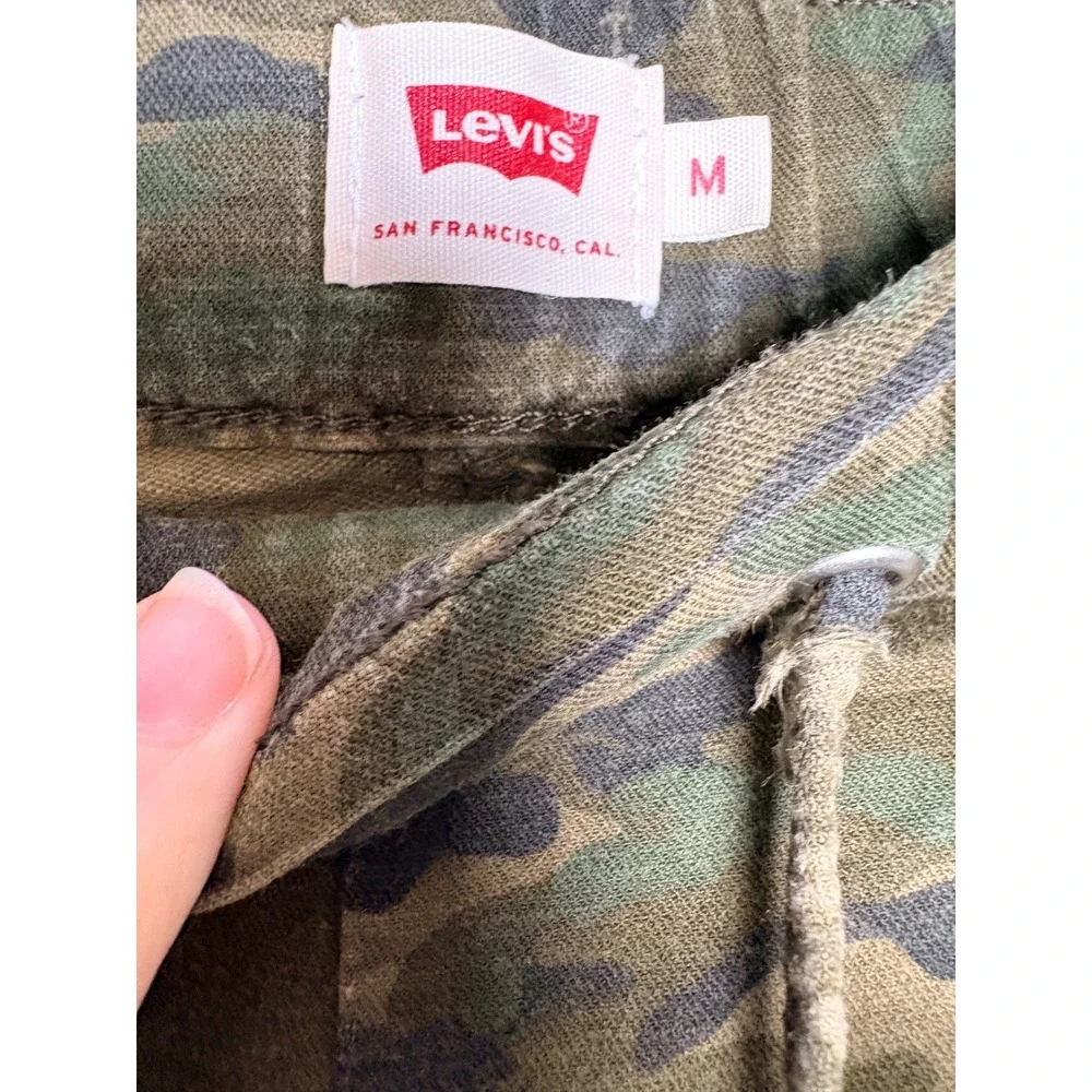 Levi's Joggers Men's Medium Green Camo Good Cropped Drawstring‎ A1953-0002